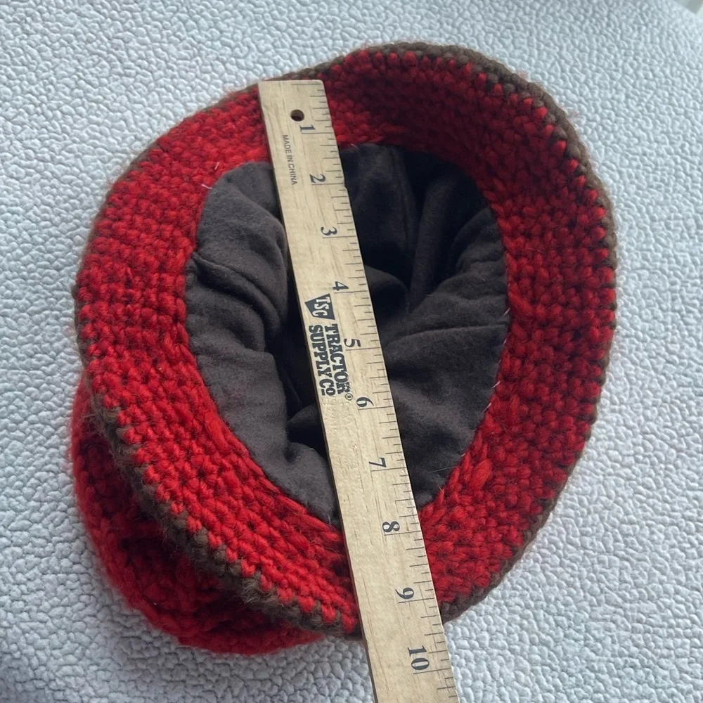 Vintage style knit red hat - Picture 4 of 4